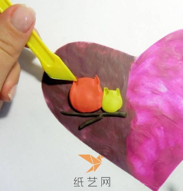 Tutorial on making beautiful heart-shaped owl and rose flower clay for Valentine’s Day gift