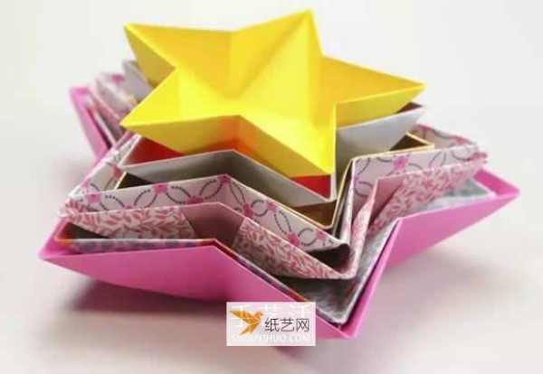 How to fold out the five-pointed star candy dish