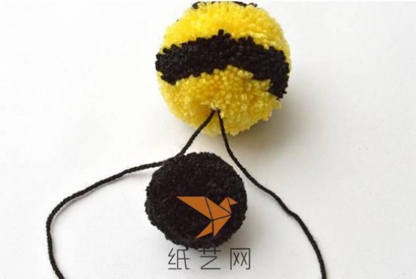 Cute handmade yarn ball bee tutorial