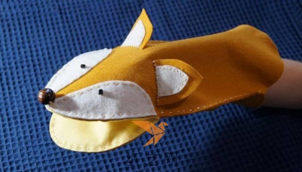 Tutorial on how to make a cute little fox glove puppet for Christmas gift