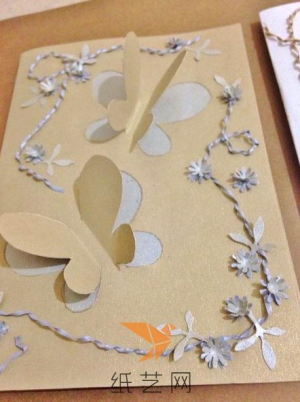 Such a beautiful three-dimensional greeting card is actually very simple to make