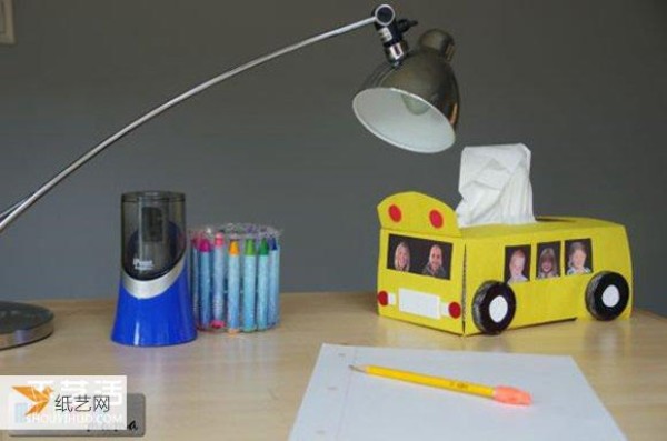 How to reuse tissue boxes to transform a new school bus