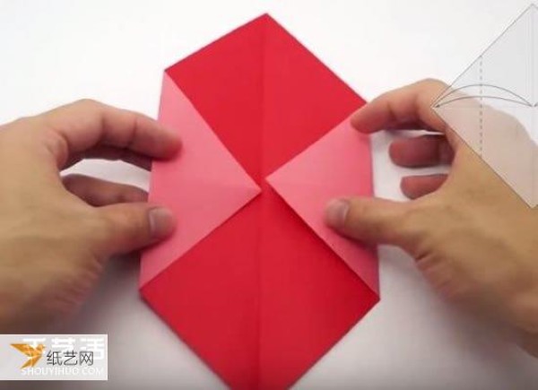 Illustration of how to fold a love letter on heart-shaped stationery with a loving heart