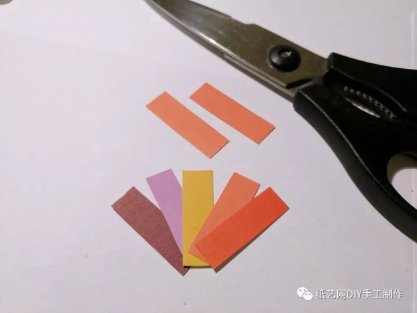 Colorful paper art earrings, never seen them? Here is a tutorial that will help you learn it at a glance!