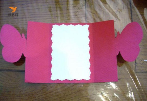 Tutorial on making Valentine’s Day cards with three-dimensional butterflies