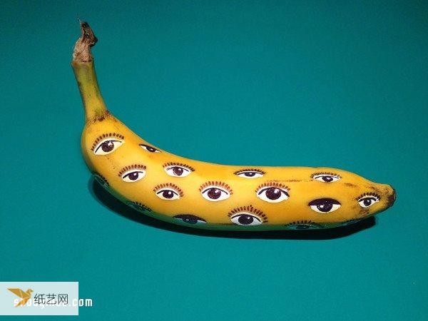 Use bananas to create personalized and creative works of art that go beyond food