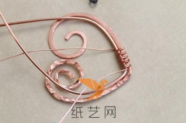 Romantic wire heart-shaped necklace Valentines Day gift making tutorial