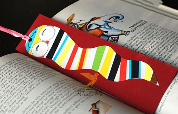 Childrens handmade tutorial on making colorful snake bookmarks