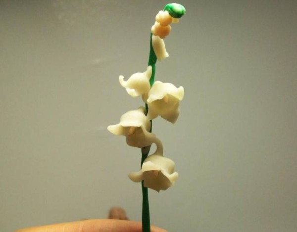 Tutorial for making lily of the valley flowers from ultra-light clay