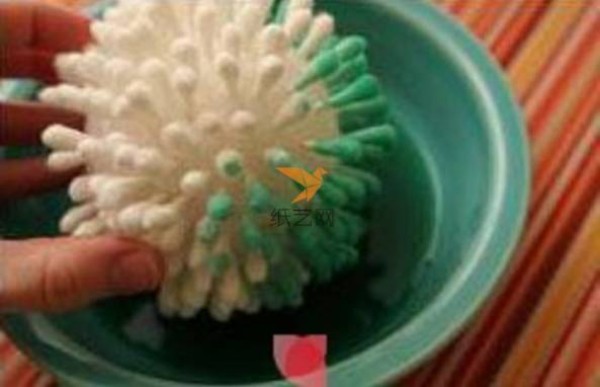 Tutorial on how to make dandelions from waste into treasure using cotton swabs