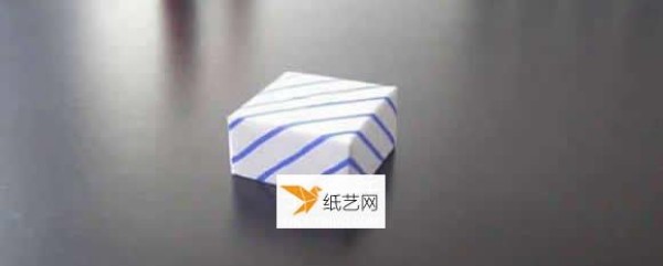 Illustration of folding method of paper square box with lid