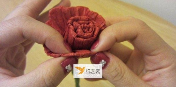 How to fold carnation gifts for Mothers Day