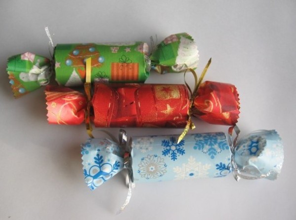 Turn waste into treasure by making handmade paper candy boxes from waste paper tubes