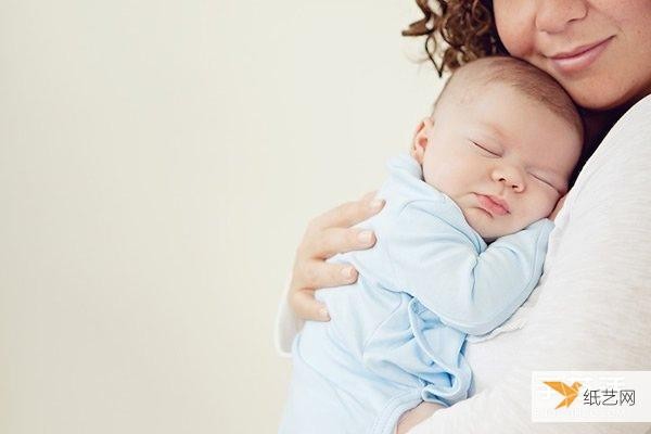 A pure and innocent little angel. Super cute newborn baby photos.