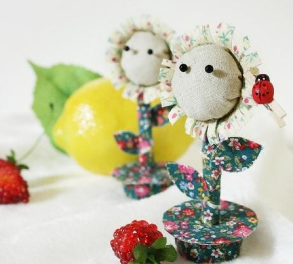 Tutorial on making cute little Korean sunflower ornaments