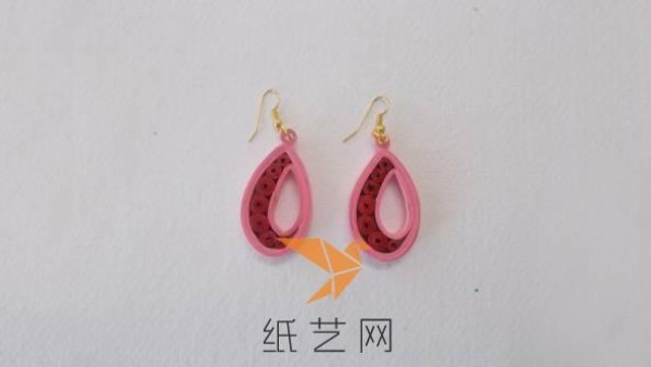 Tutorial on making beautiful drop-shaped paper earrings