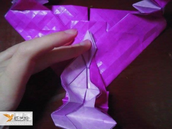 Very creative step-by-step illustration of Dielianhua heart origami