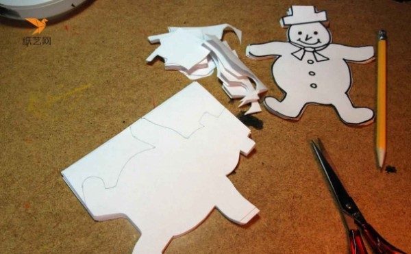 Tutorial on making paper-cut snowman latte art for childrens handicrafts