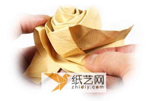 Tutorial on origami rose with rolled heart