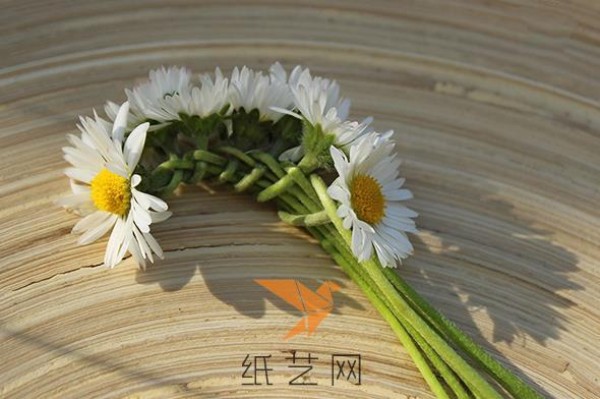 Exquisite garland weaving method, essential skills for spring outing