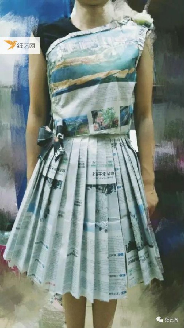 Clothes made from old newspapers, turned into treasure!