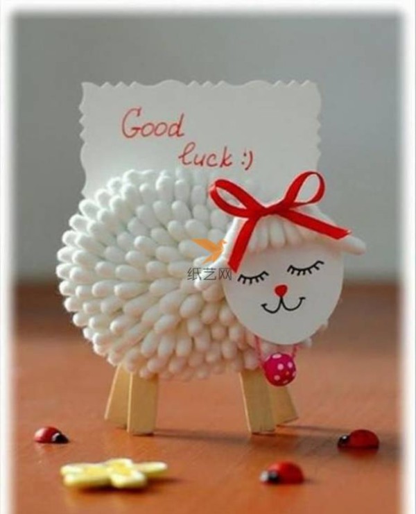 Creative DIY of a little sheep made from cotton swabs that turns waste into treasure