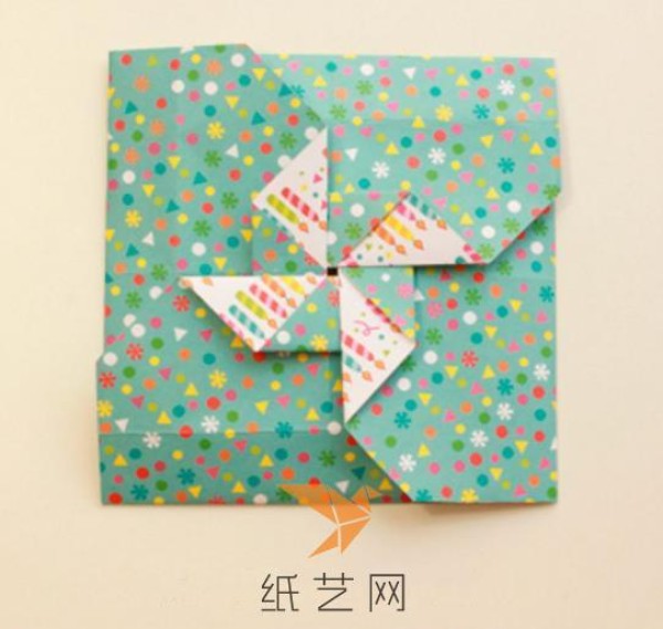 Tutorial on how to make a windmill-shaped origami envelope