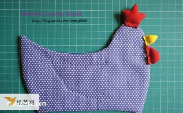 Illustrated tutorial on how to make a little rooster storage basket using non-woven fabrics