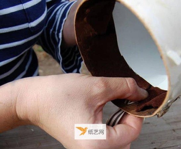 How to make a rustic vase using birch bark