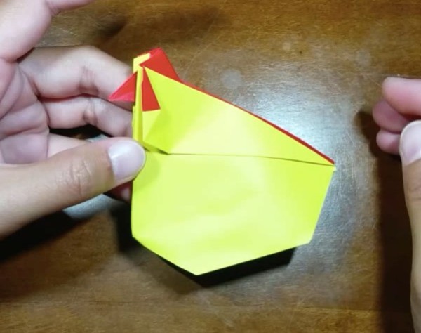 Simple origami video tutorial for handmade origami hen