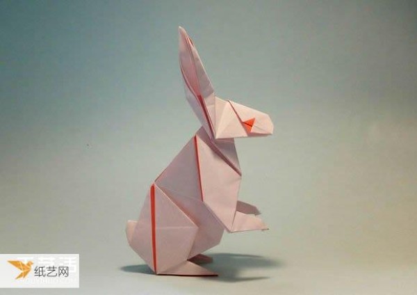 Illustrated tutorial on how to fold a standing rabbit by hand