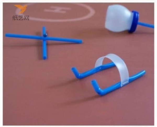 Tutorial on turning waste into treasure: a toy helicopter transformed from used plastic bottle straws