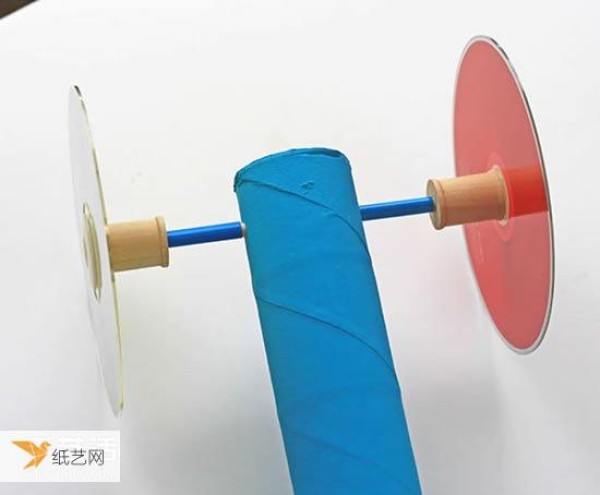 Simple and beautiful step-by-step illustration of the homemade rubber band powered car