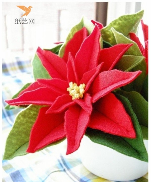 Non-woven fabric tutorial Stunning non-woven poinsettia making tutorial illustration