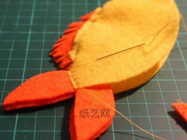 Fun tutorial on how to make goldfish that turns into sushi by hand in one second