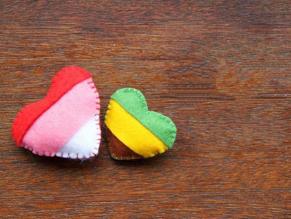 Beautiful handmade nonwoven heart-shaped Valentine’s Day decoration DIY tutorial