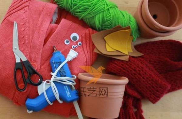 Turn waste into treasure by transforming old sweaters into small Christmas flower pot decorations