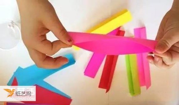 Illustration of how children make unique and beautiful paper cubes