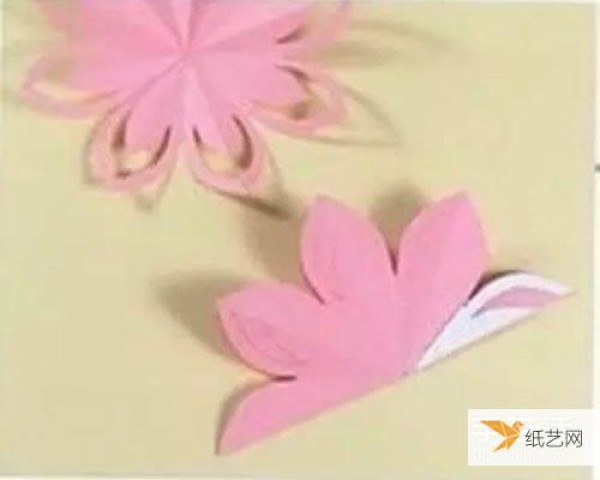 Illustrated tutorial on how to make lotus candle holders using paper cutting