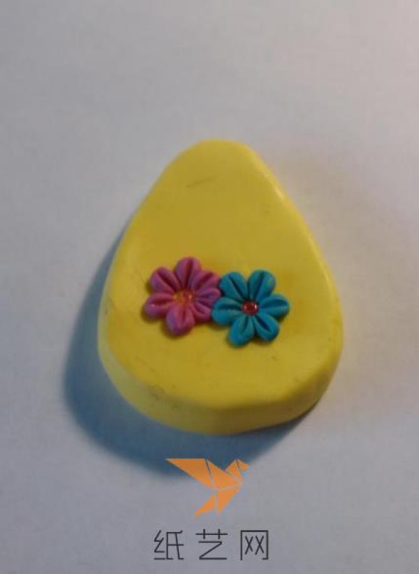 Tutorial on how to make a beautiful ultra-light clay flower necklace for New Year’s gift