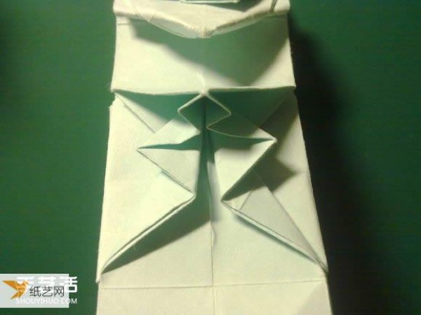 Detailed illustration of the folding method of Hatsune Miku