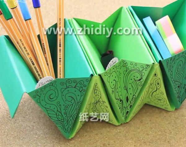 Manual origami tutorial for retractable origami pen holder