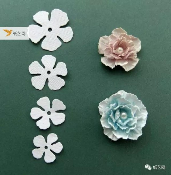 26 large paper flower tutorial templates are here!