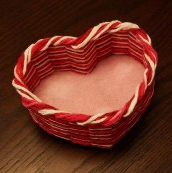 Beautiful handwoven heart-shaped storage box Valentines Day gift making tutorial