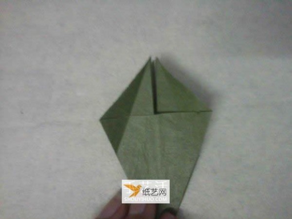 Illustration of steps to fold a 25-petal rose using hand-kneaded paper