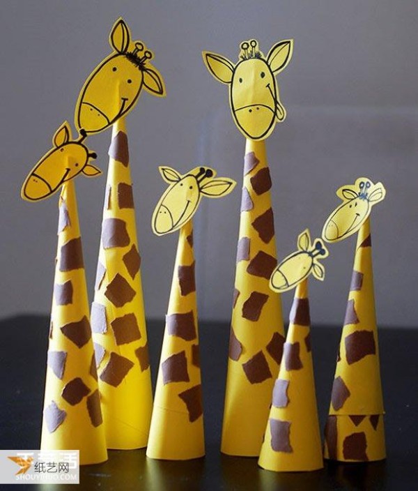 Kindergarten craft tutorial for making a giraffe using some cardboard