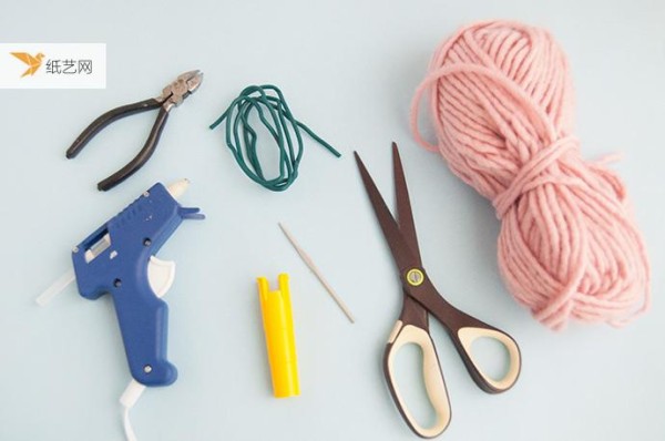 So cute, knitted wool letter brooch!