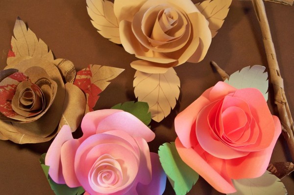 Super simple three-dimensional paper rose bouquet!