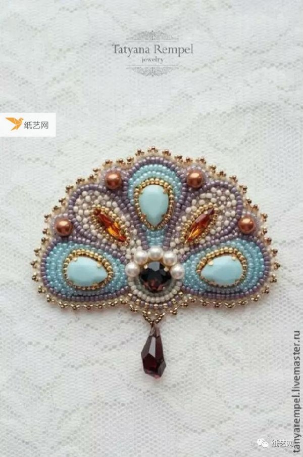 Super simple beaded brooch tutorial that you can make yourself