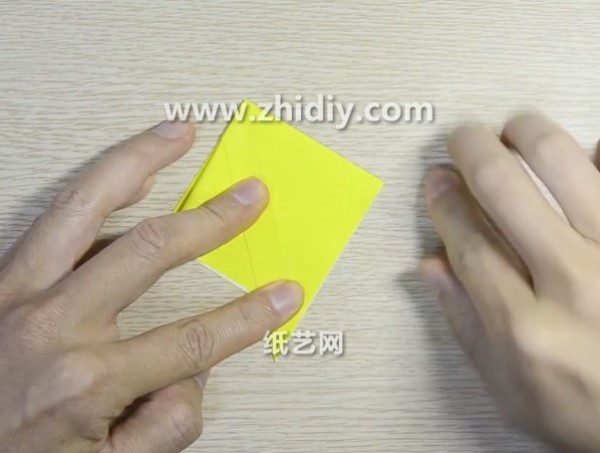 Creative folding tutorial for the new origami paper crane